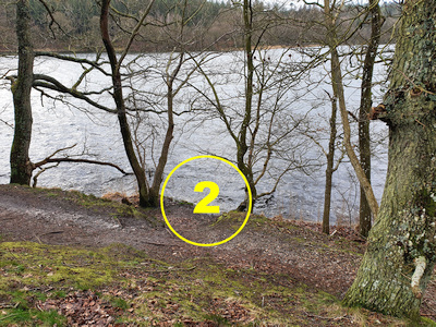 Entry-/exit into shallow water at “2”